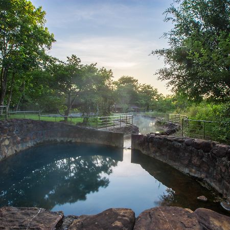 Thanh Tan Hot Springs By Fusion Hue Exterior foto